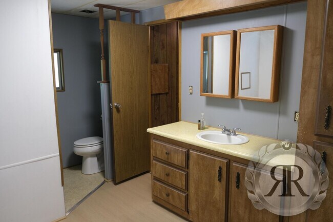 Building Photo - 3bd 2ba Home in West Valley Yakima