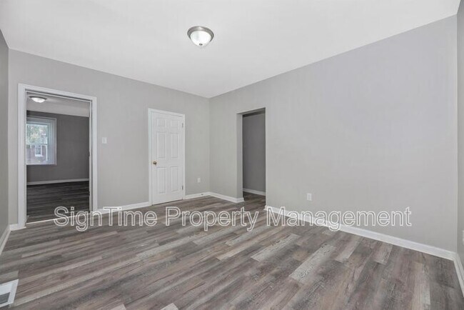 Building Photo - 531 Salem Ave