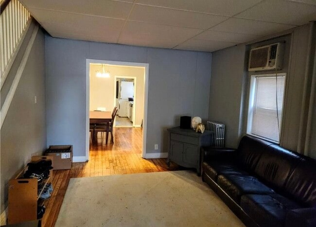 Building Photo - 445 Montclair Ave