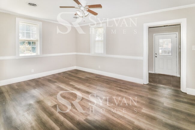 Building Photo - Adorable 3BR Home Available Now!