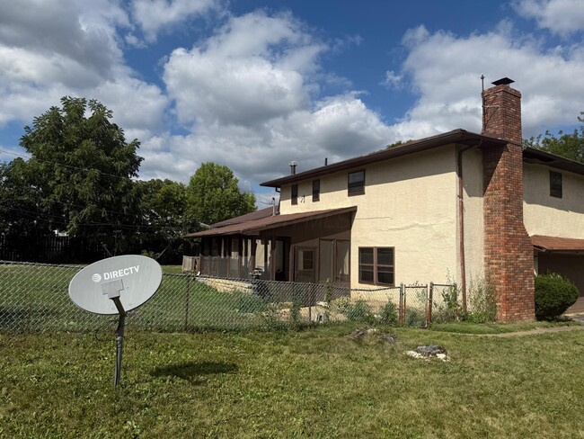 Building Photo - 1239 Bradshire Dr