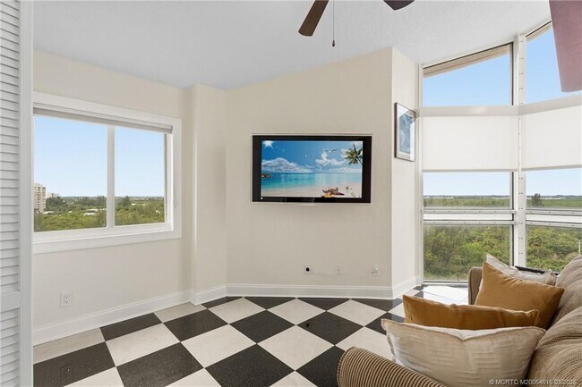 Building Photo - 3870 N Hwy A1A