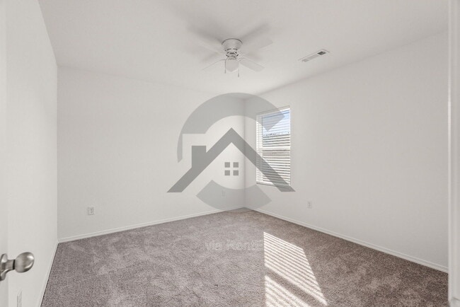 Building Photo - 10809 Mason Dr