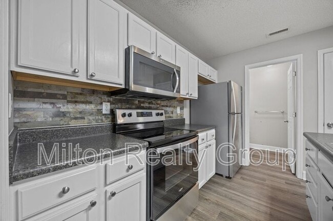 Building Photo - 107 Laura Ln