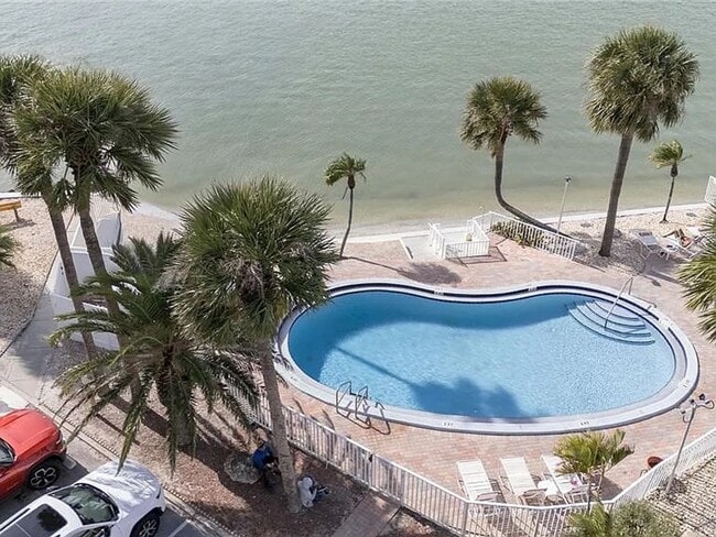 Building Photo - 10th FLR 2B/2BA Waterfront with Panoramic Intercoastal Views in 55+ Community