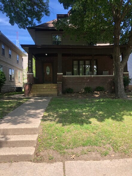 Building Photo - 906 N Cooper St