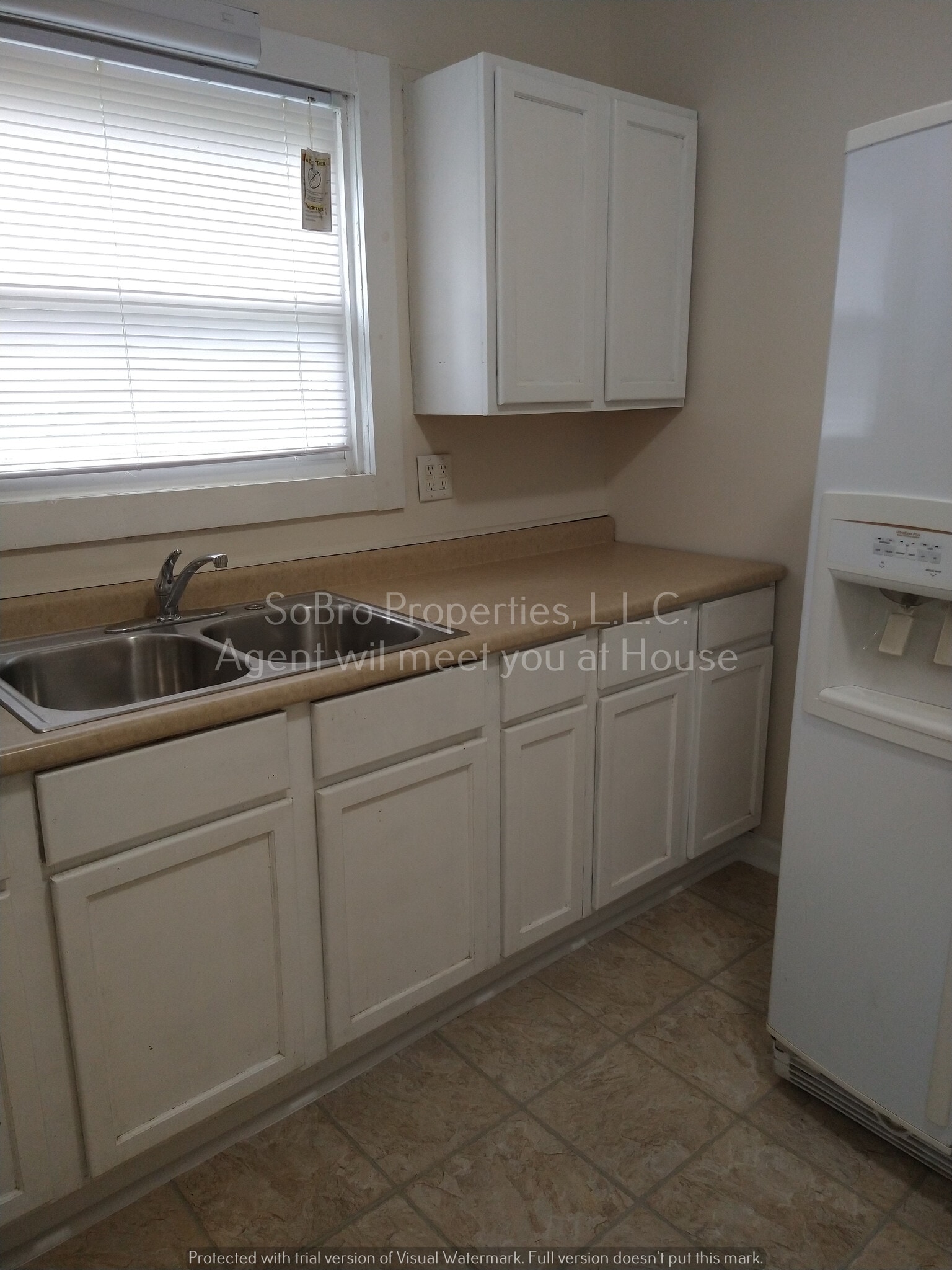 Building Photo - 4052 N Park Ave