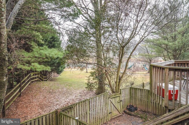 Building Photo - 27 Cross Country Ct