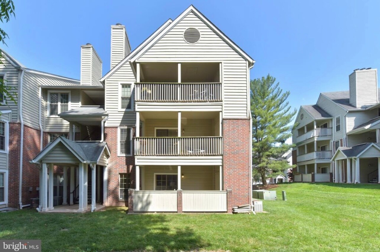 Building Photo - 12158 Penderview Ln