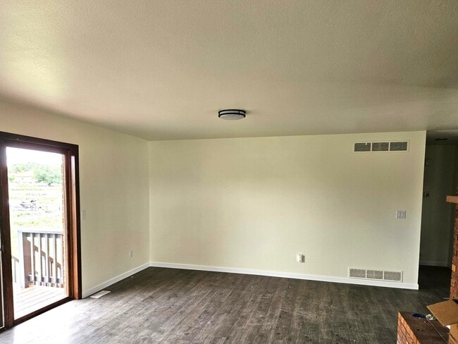 Building Photo - 738 S Watermelon Dr