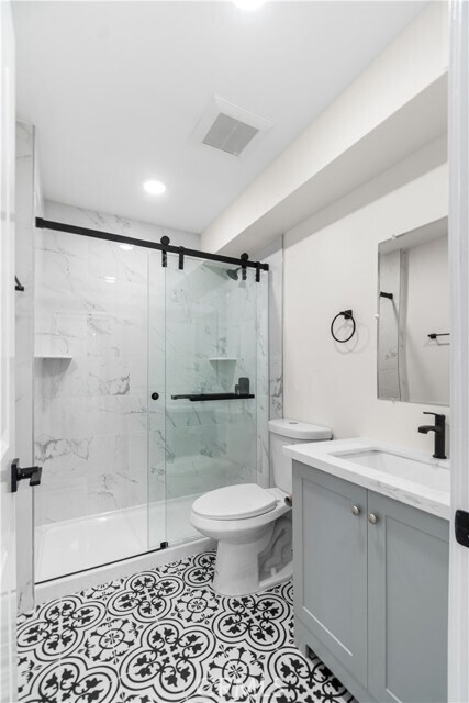 Building Photo - 523 W 12th St