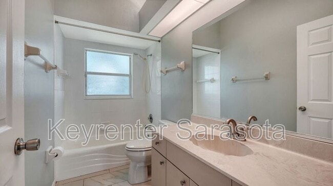 Building Photo - 4010 Green Tree Ave