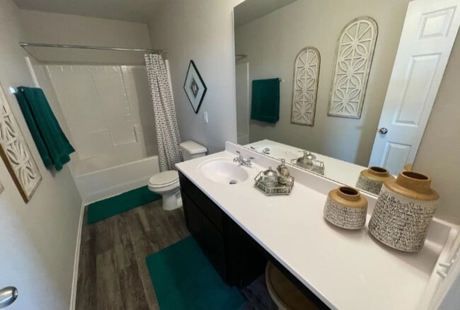 Building Photo - 10620 Pine Wy