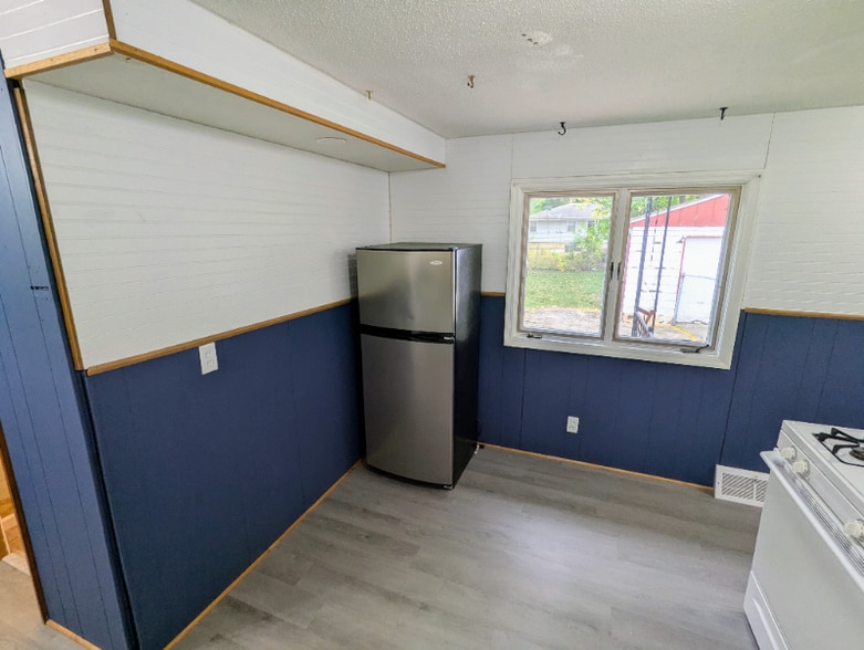 Building Photo - 1810 Midway Dr