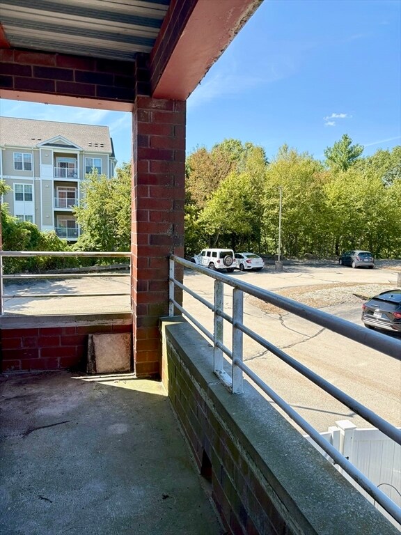 Building Photo - 160 Burkhall St
