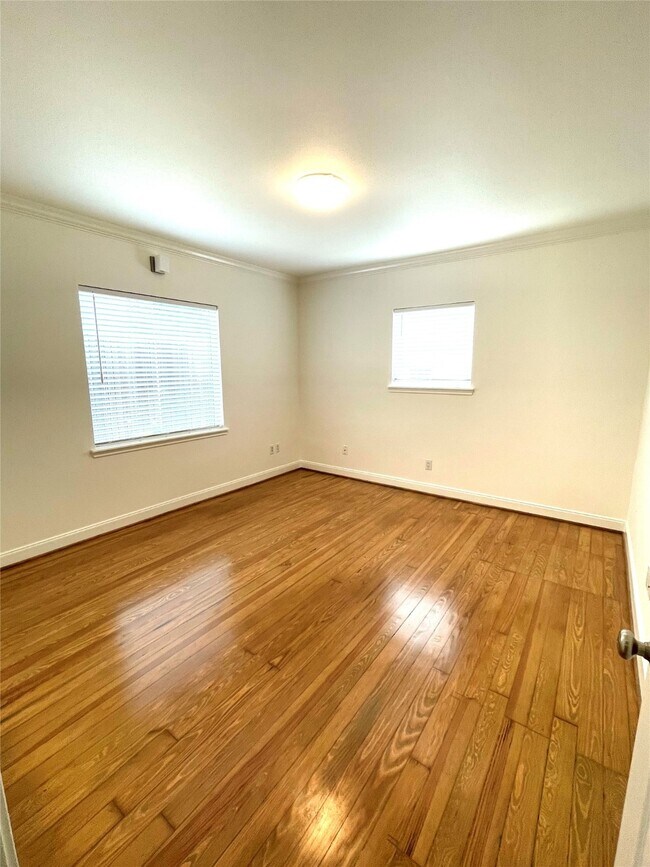 Building Photo - 4334 Jefferson St