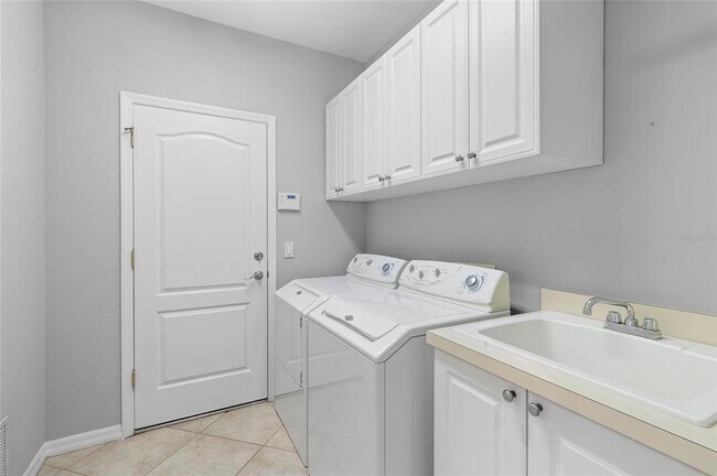 Building Photo - 9514 Greenpointe Dr