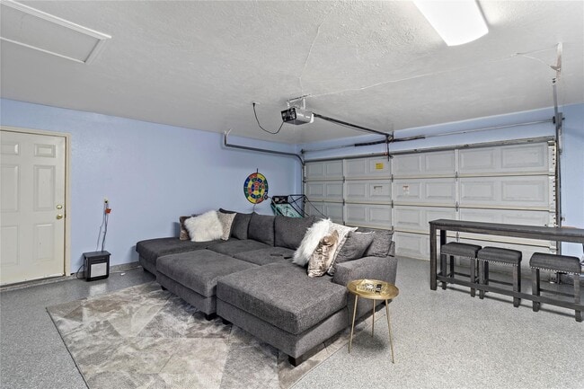 Building Photo - 1405 Delabrook Ct