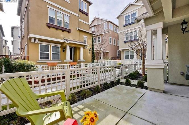 Building Photo - 2906 Pescadero Terrace