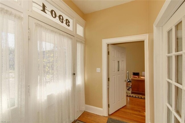 Building Photo - 3901 Newport Ave