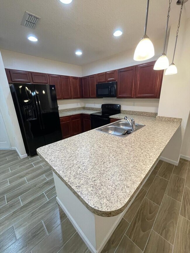 Building Photo - 1438 Chelsea Dr