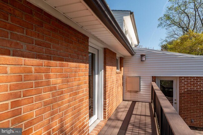 Building Photo - 5523 Uppingham St