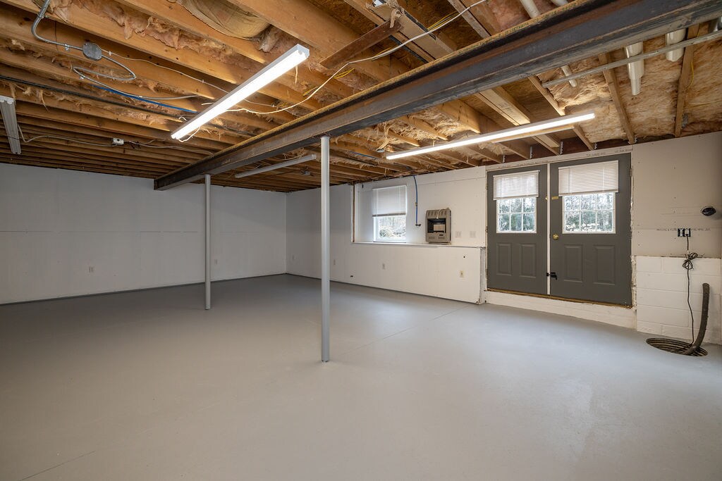 Building Photo - 4559 Makyes Rd