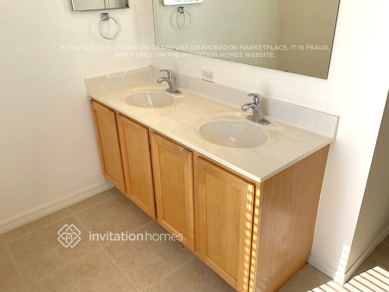 Building Photo - 1765 Sawgrass Dr SW