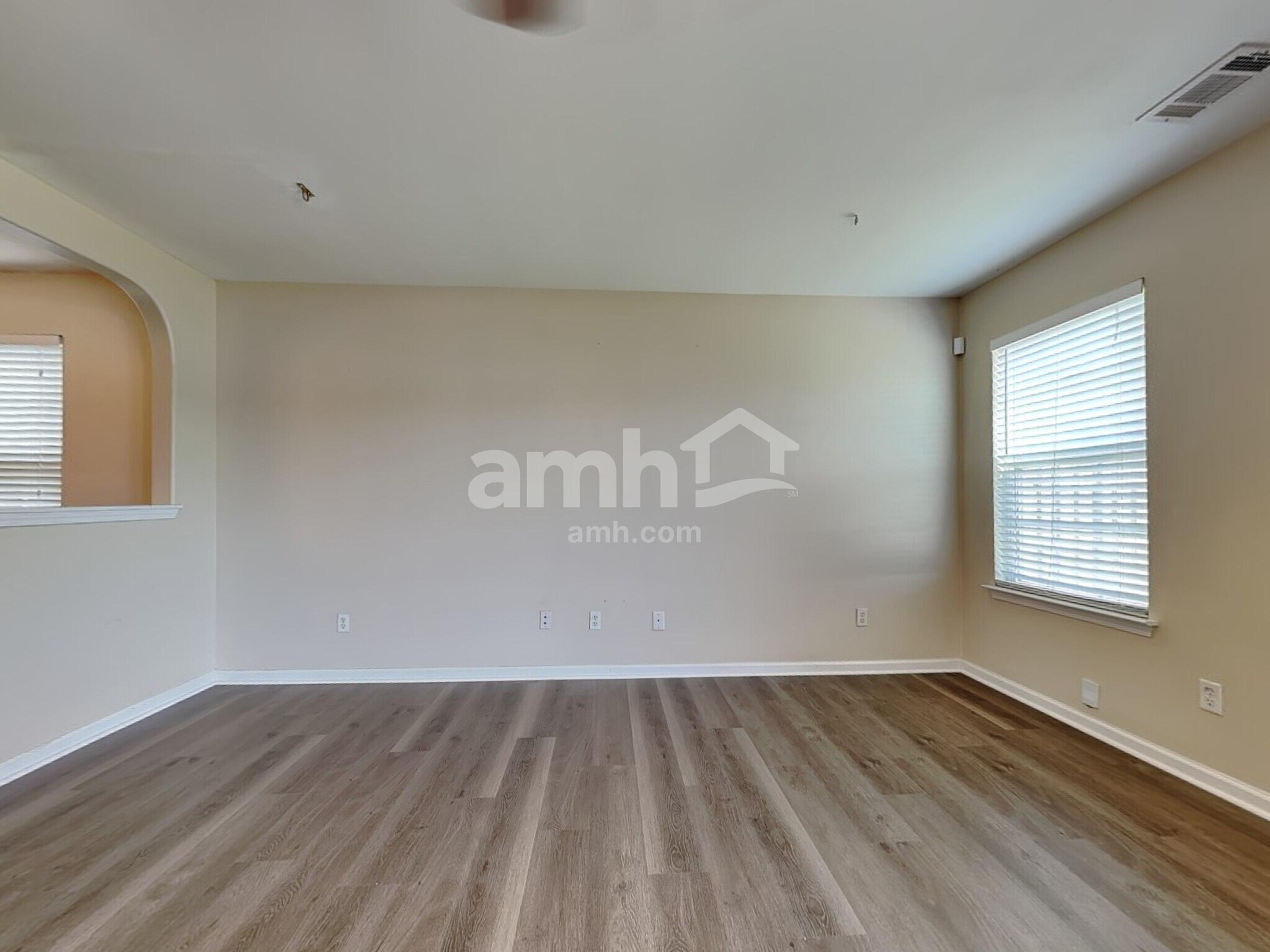 Building Photo - 38 Lake Shore Blvd