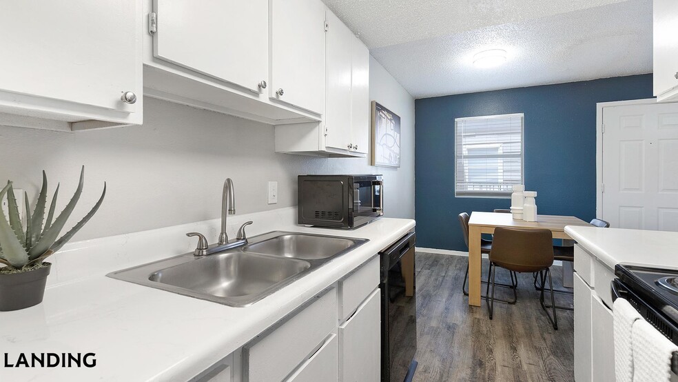 Building Photo - 130 Camino De Oro