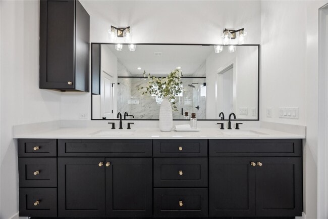 Building Photo - 2810 Mills St