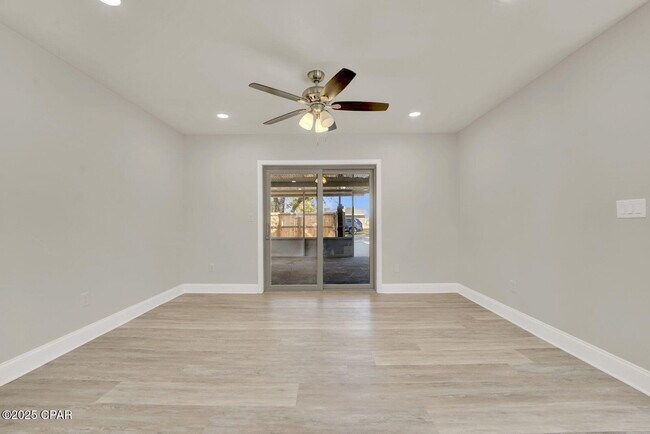 Building Photo - 5204 Park St