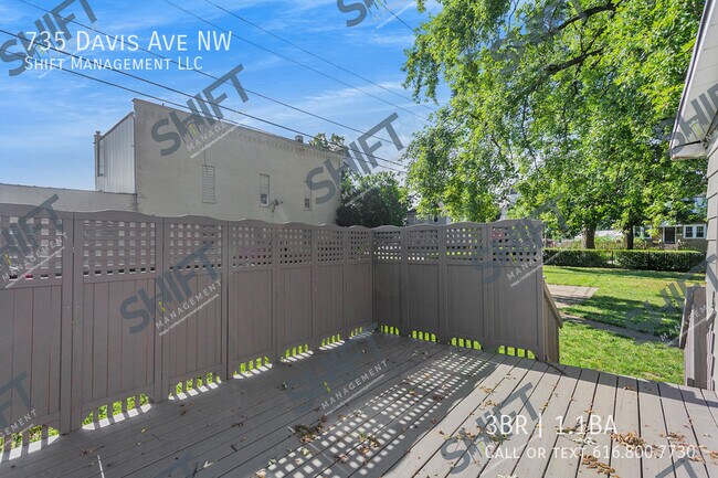 Building Photo - 735 Davis Ave NW