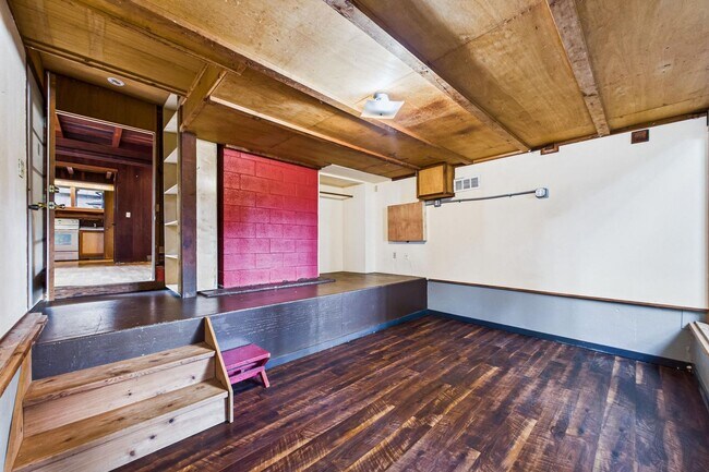 Building Photo - 2910 Greenbriar Ln