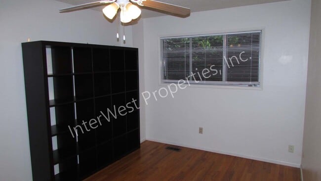 Building Photo - MCCA01