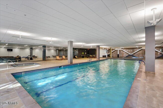 Building Photo - 7117 E Rancho Vista Dr