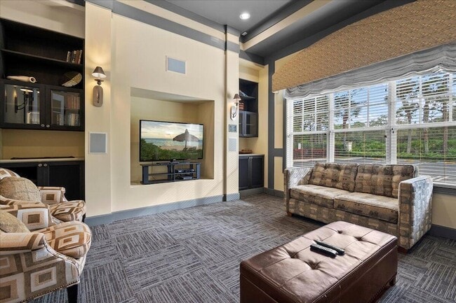 Building Photo - 6203 Myrtlewood Cir W