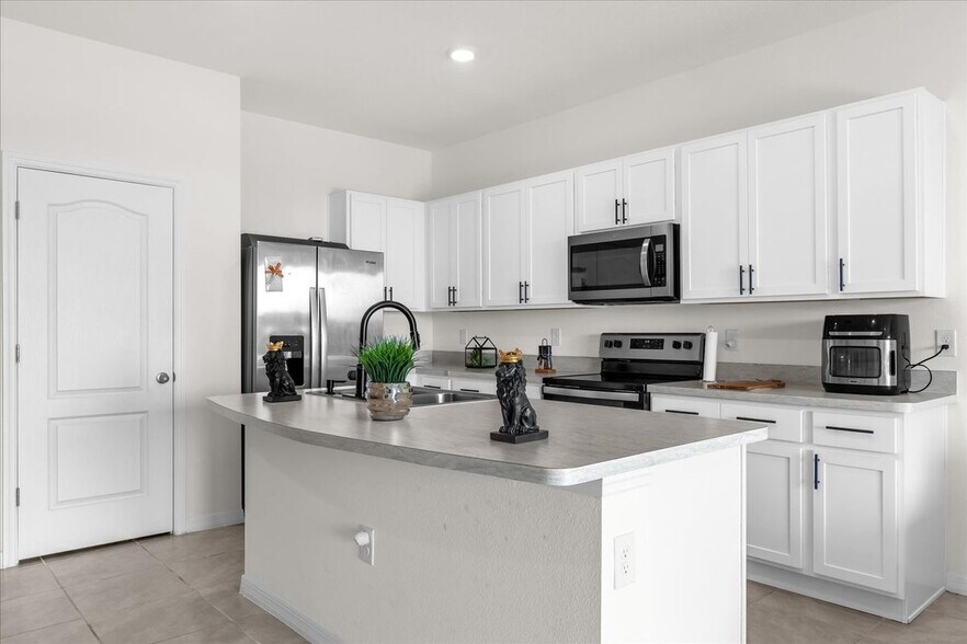 Building Photo - 2224 Tay Wes Dr