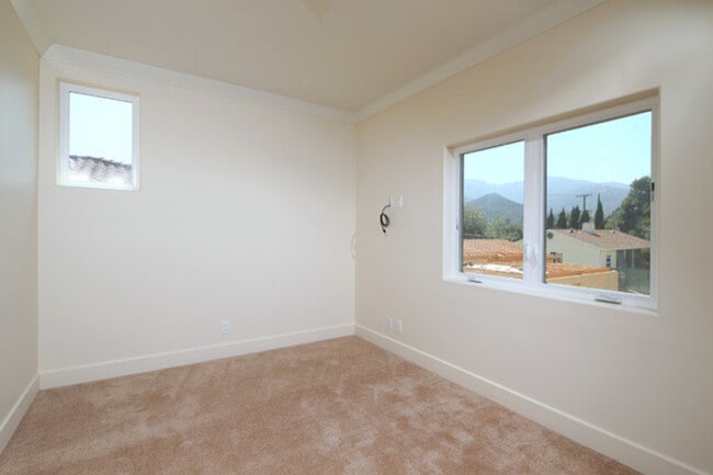 Building Photo - 2627 Hermosa Ave