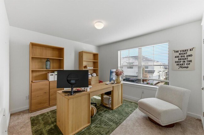 Building Photo - 159 Threshing Rd