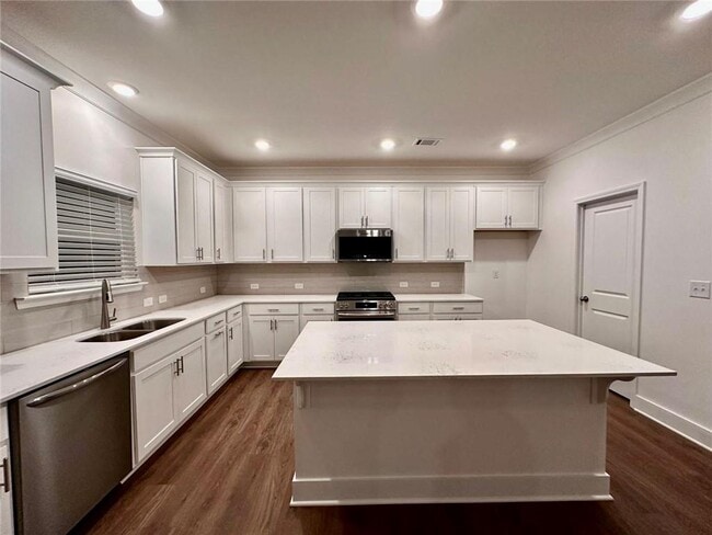 Building Photo - 537 Hyde Rdg Trl