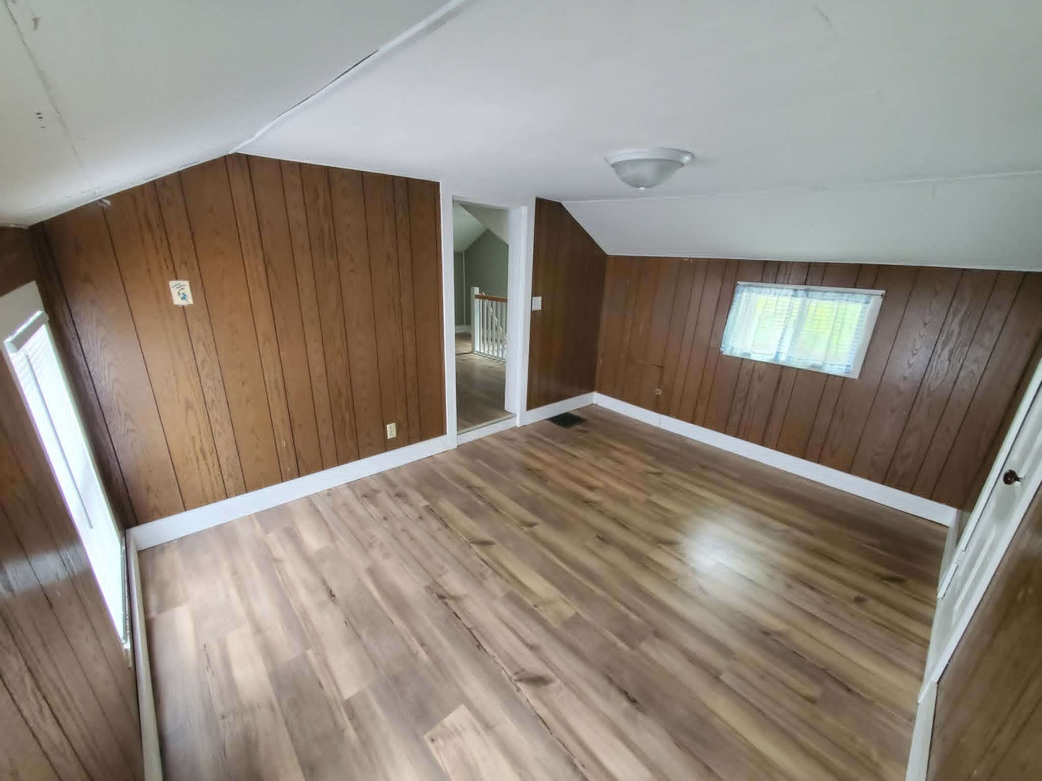 Building Photo - 208 W Candise St
