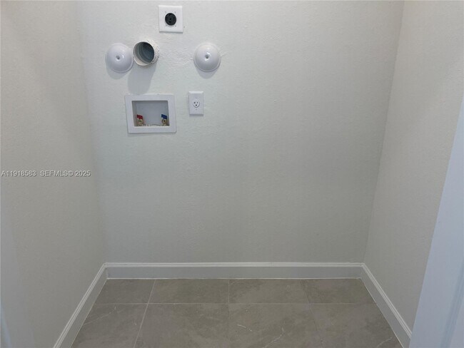 Building Photo - 11745 SW 245 Ter