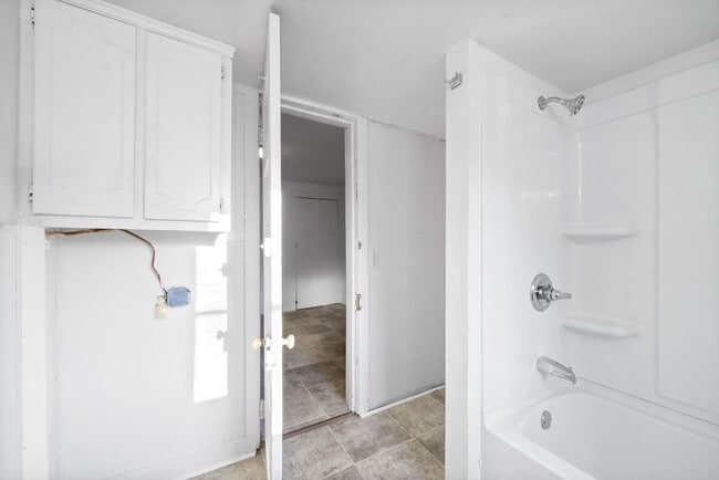 Building Photo - 1124 Palmyra Rd