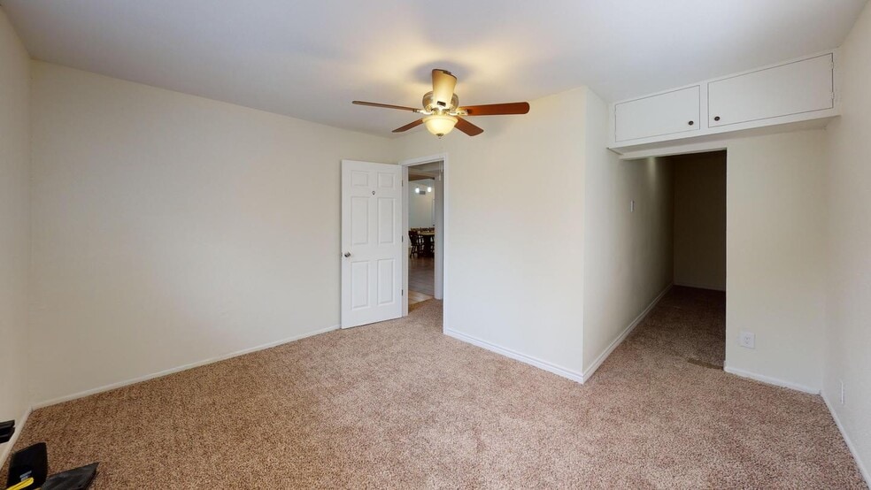 Building Photo - 8407 Deer Haven Dr