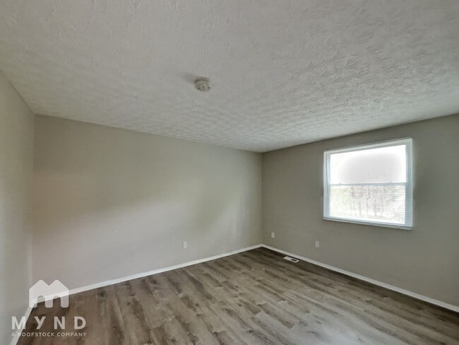Building Photo - 1279 Glenview St