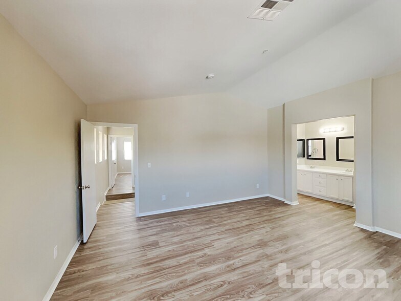 Building Photo - 2922 Trembling Hill Ave