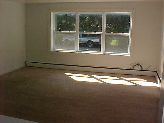 Building Photo - 259 Mann Hill Rd