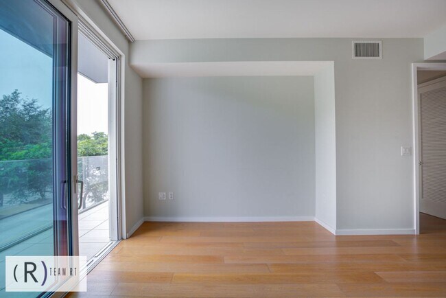 Building Photo - Oceanview Luxurious Chic Condo for High Quality Lifestyle