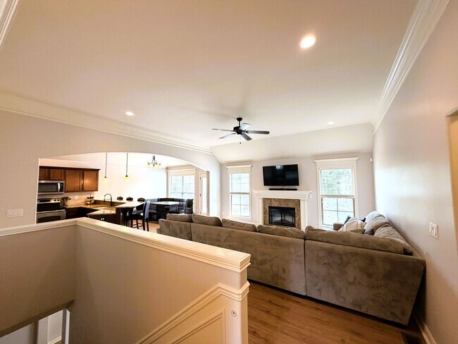 Building Photo - 8123 Autumn Dr